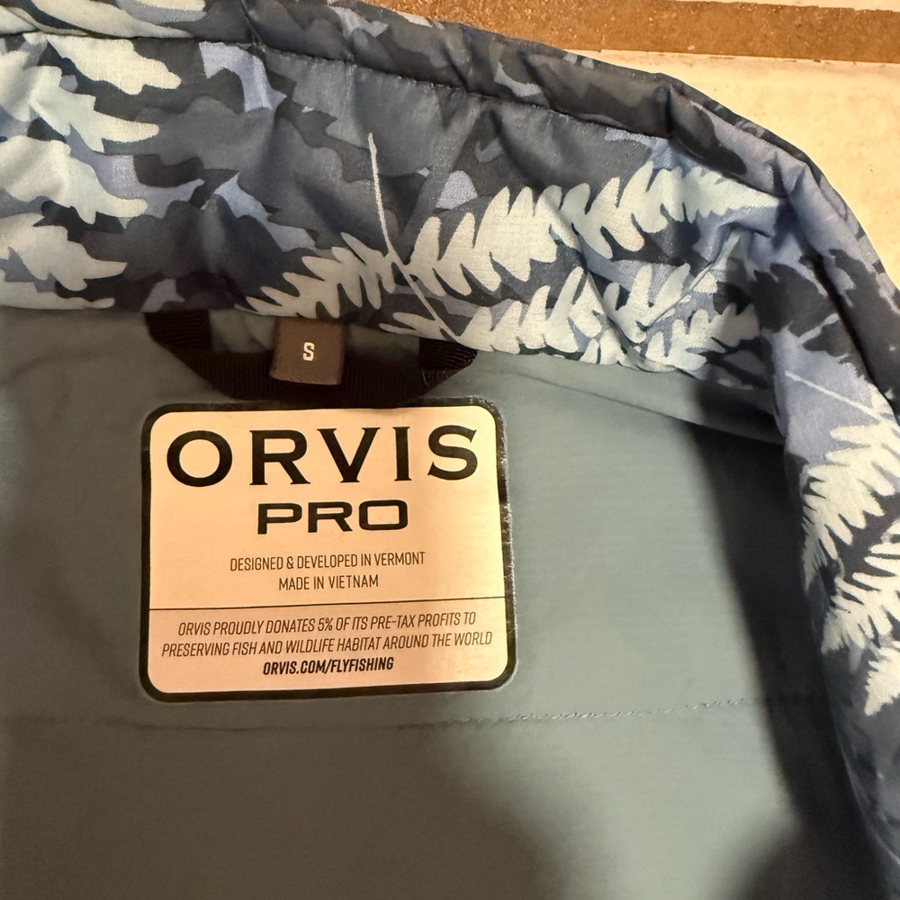 Orvis Pro LIKE NEW Blue Leaf Patterned Vest - Picture 4 of 4